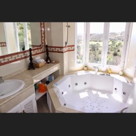 Guesthouse * Μαρμπέλλα