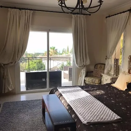 Guesthouse Πανσιόν *