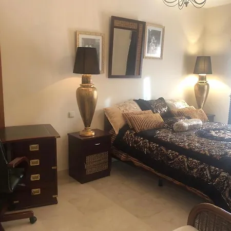 Πανσιόν Guesthouse *
